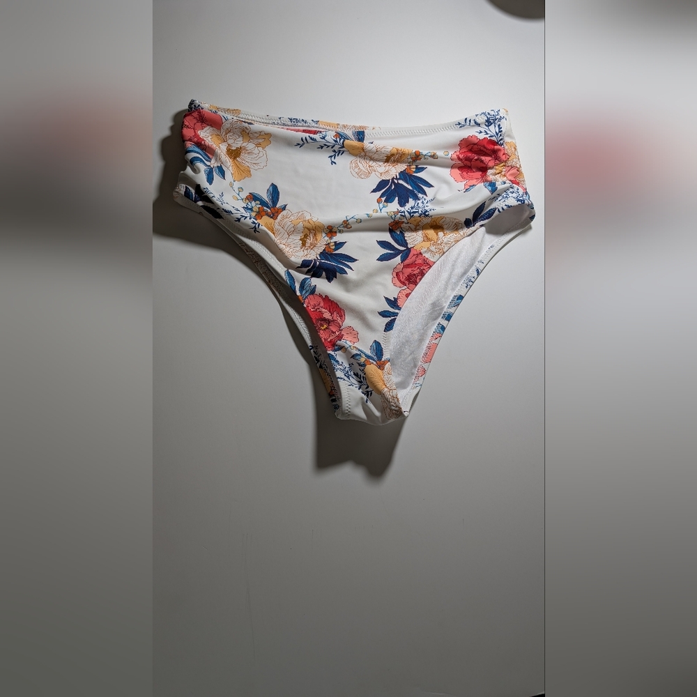 Cupshe White Floral Bikini Bottom, M, NWOT